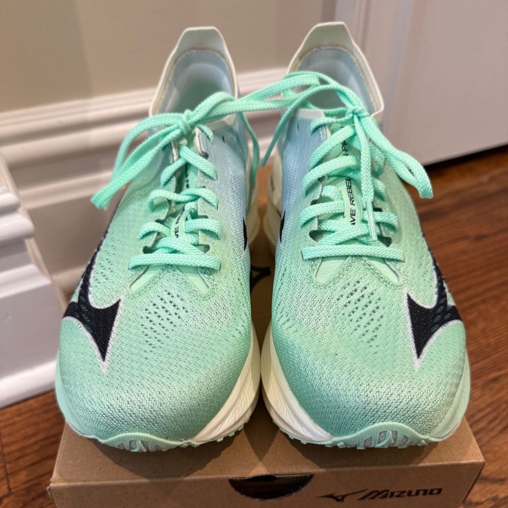 Mizuno Women's Mint Running Shoes